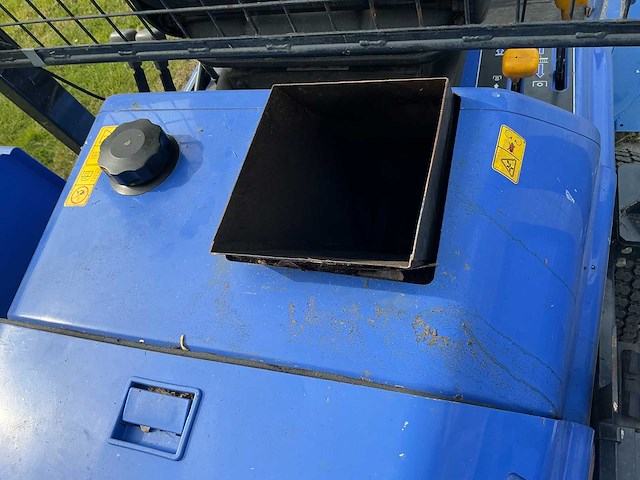 2015 iseki sfh240 diesel frontmaaier met opvangbak - afbeelding 14 van  22