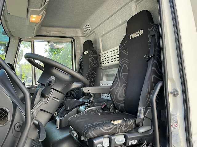 2015 iveco 190l vrachtwagen - afbeelding 29 van  48