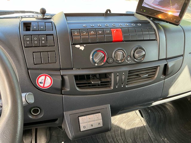 2015 iveco 190l vrachtwagen - afbeelding 36 van  48