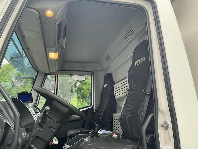 2015 iveco eurocargo koelopbouw en laadklep vrachtwagen - afbeelding 16 van  44
