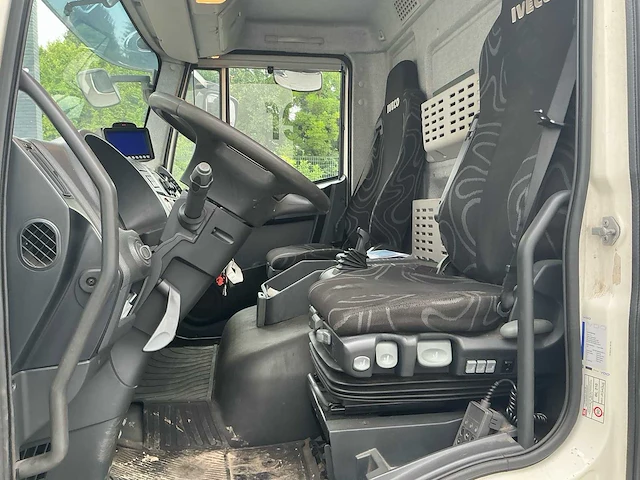 2015 iveco eurocargo koelopbouw en laadklep vrachtwagen - afbeelding 17 van  44