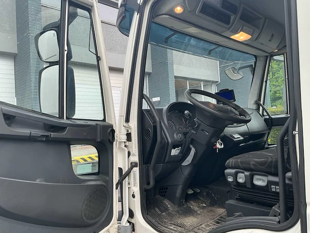 2015 iveco eurocargo koelopbouw en laadklep vrachtwagen - afbeelding 20 van  44