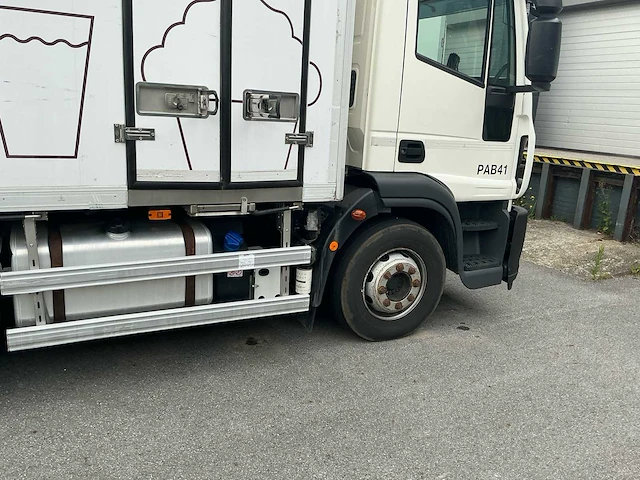 2015 iveco eurocargo koelopbouw en laadklep vrachtwagen - afbeelding 22 van  44