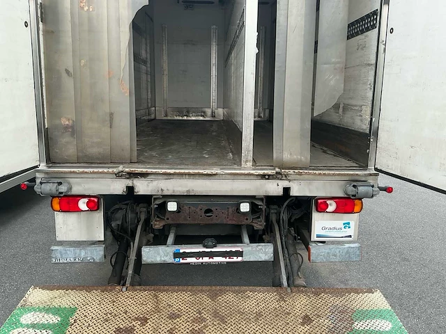 2015 iveco eurocargo koelopbouw en laadklep vrachtwagen - afbeelding 27 van  44