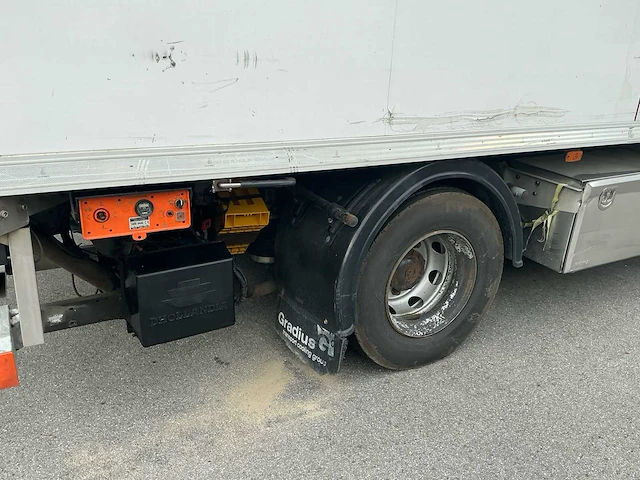 2015 iveco eurocargo koelopbouw en laadklep vrachtwagen - afbeelding 30 van  44
