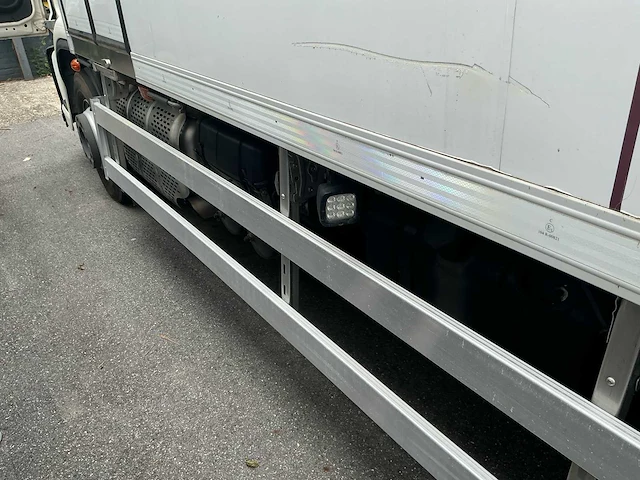 2015 iveco eurocargo koelopbouw en laadklep vrachtwagen - afbeelding 42 van  44