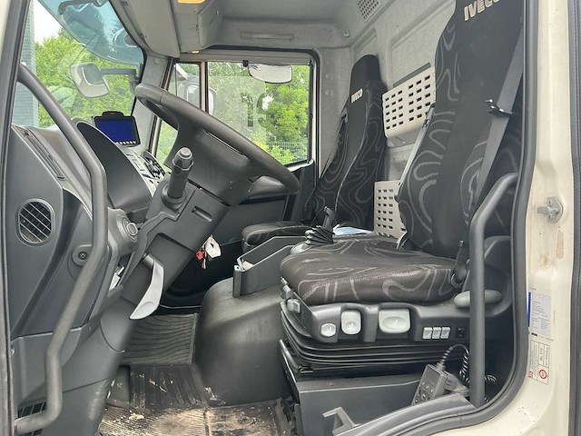 2015 iveco eurocargo koelopbouw en laadklep vrachtwagen - afbeelding 13 van  33