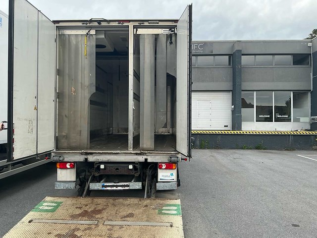 2015 iveco eurocargo koelopbouw en laadklep vrachtwagen - afbeelding 1 van  12