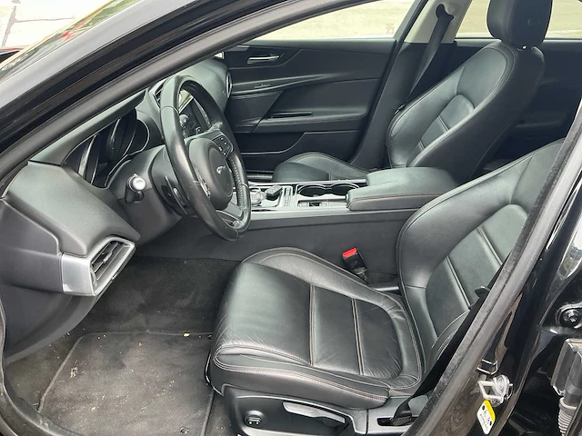 2015 jaguar xe 20d sport personenauto - afbeelding 6 van  43