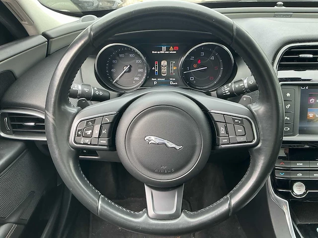 2015 jaguar xe 20d sport personenauto - afbeelding 9 van  43