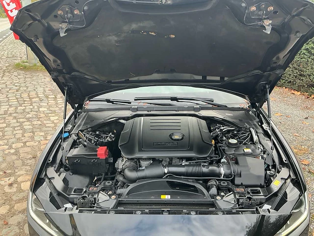 2015 jaguar xe 20d sport personenauto - afbeelding 18 van  43