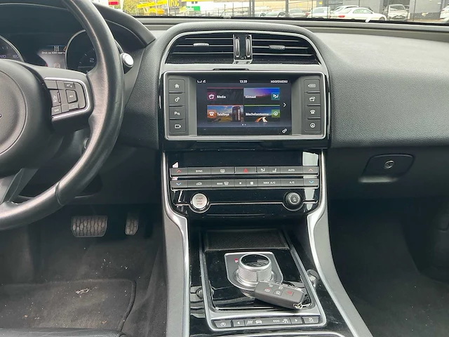 2015 jaguar xe 20d sport personenauto - afbeelding 5 van  43