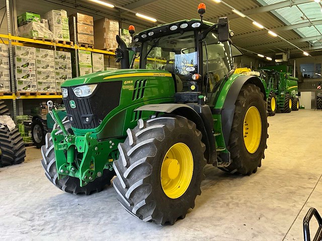 2015 john deere 6215r vierwielaangedreven landbouwtractor - afbeelding 1 van  28