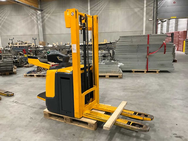 2015 jungheinrich erc 212z stapelaar - afbeelding 1 van  13