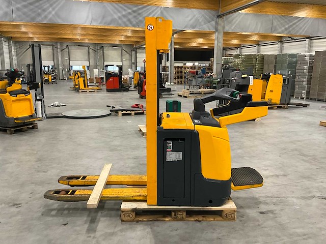 2015 jungheinrich erc 212z stapelaar - afbeelding 8 van  13