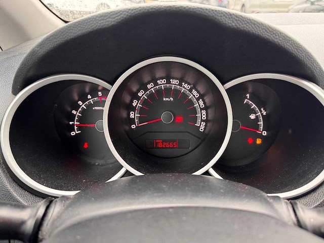 2015 kia venga - afbeelding 7 van  30