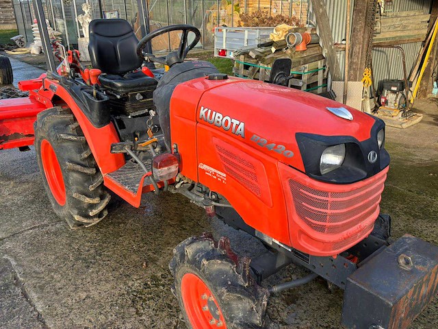 2015 kubota b2420 minitractor + werktuigen - afbeelding 16 van  22