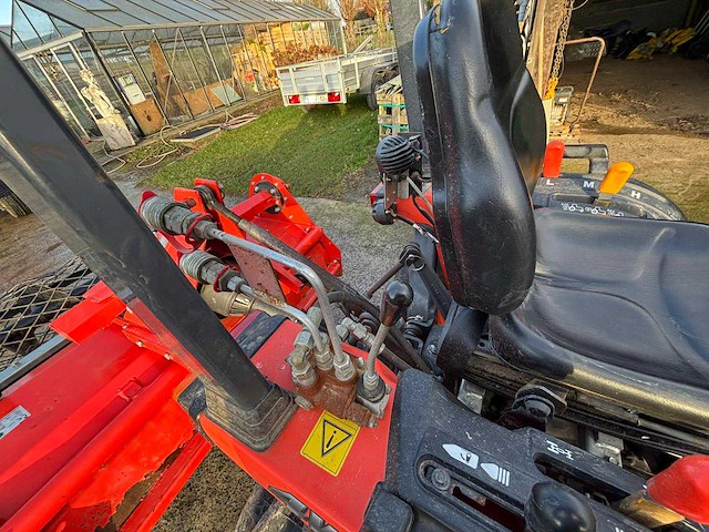 2015 kubota b2420 minitractor + werktuigen - afbeelding 17 van  22