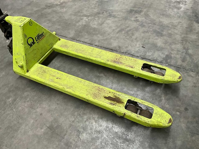 2015 lifter hand hydraulische palletwagen - afbeelding 1 van  5