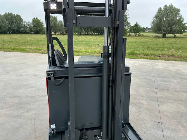 2015 linde r14 reach truck - afbeelding 7 van  13
