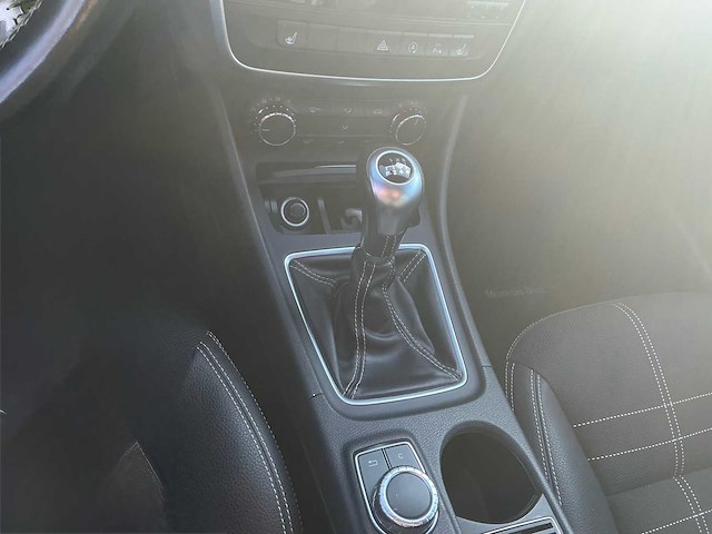 2015 mercedes a180 hatchback personenauto - afbeelding 6 van  35