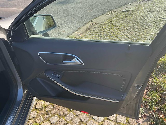 2015 mercedes a180 hatchback personenauto - afbeelding 17 van  35