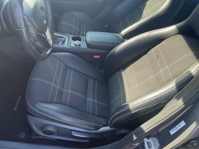 2015 mercedes a180 hatchback personenauto - afbeelding 3 van  30