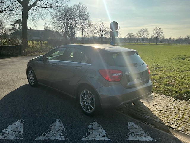2015 mercedes a180 hatchback personenauto - afbeelding 27 van  30