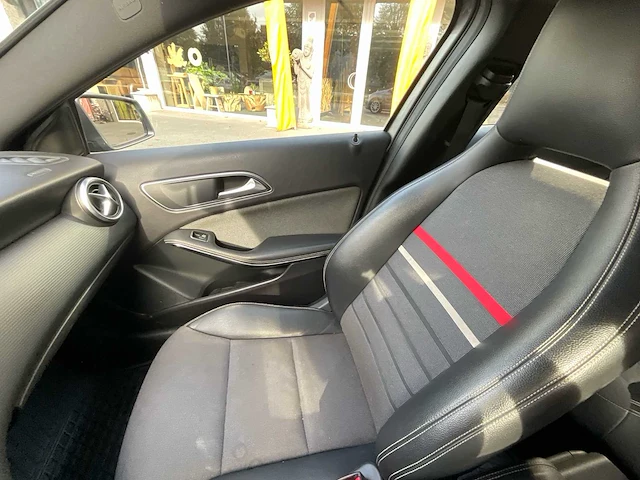 2015 mercedes-benz a 180 cdi personenauto - afbeelding 8 van  18
