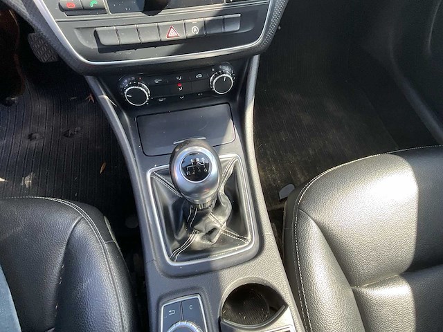 2015 mercedes-benz a180 cdi 245g mercedes benzine - afbeelding 11 van  28