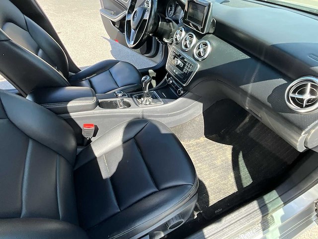 2015 mercedes-benz a180 cdi 245g mercedes benzine - afbeelding 10 van  40