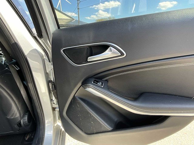 2015 mercedes-benz a180 cdi 245g mercedes benzine - afbeelding 9 van  40