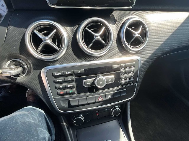2015 mercedes-benz a180 cdi 245g mercedes benzine - afbeelding 19 van  40