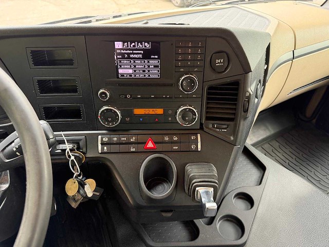 2015 mercedes-benz actros mp4 vrachtwagen - afbeelding 16 van  17