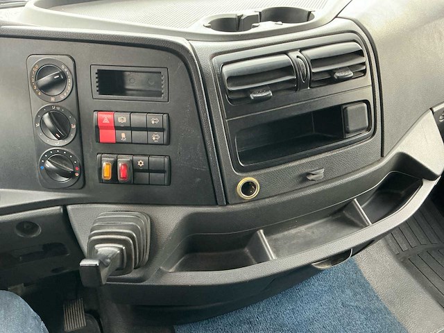 2015 mercedes-benz atego vrachtwagen takelwagen - afbeelding 12 van  34