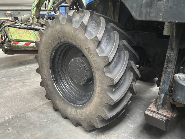 2015 new holland t7.220 4wd sa vierwielaangedreven tractor met armmaaier - afbeelding 30 van  40