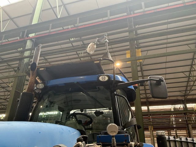 2015 new holland t7.220 4wd sa vierwielaangedreven tractor met armmaaier - afbeelding 32 van  40