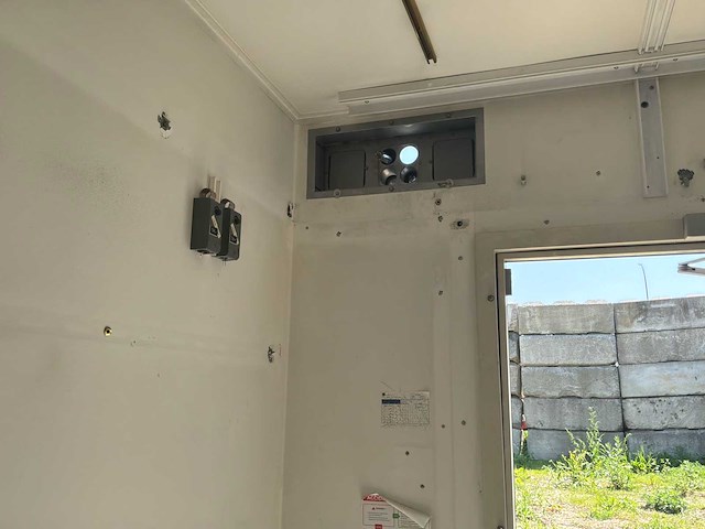 2015 pavicentro prefab technische ruimte / telecom-elektrische technische container - afbeelding 9 van  15