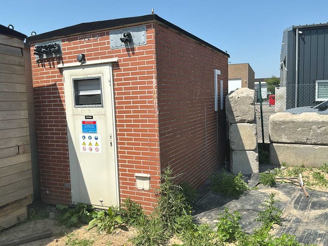 2015 pavicentro prefab technische ruimte / telecom-elektrische technische container - afbeelding 8 van  10