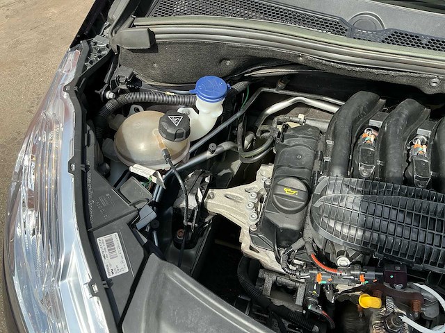 2015 peugeot 208 personenauto - afbeelding 13 van  19