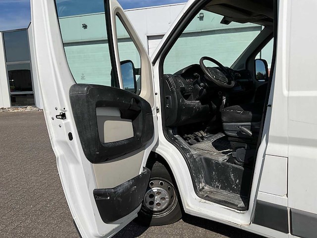 2015 peugeot boxer lichte vrachtwagen - afbeelding 9 van  18
