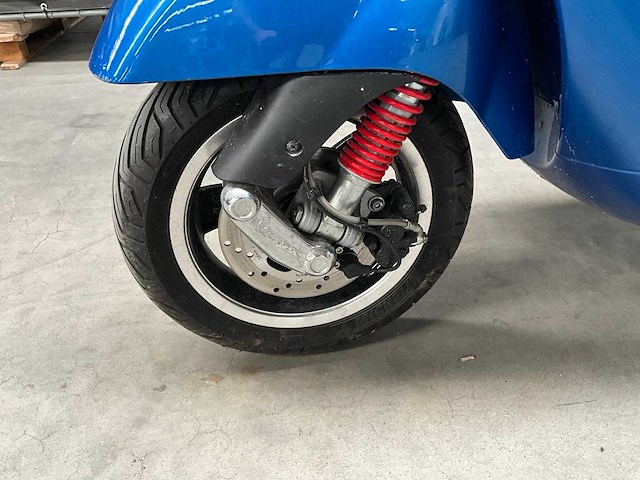2015 piaggio 125cc vespa - afbeelding 9 van  13