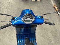 2015 piaggio 125cc vespa - afbeelding 11 van  13