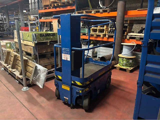 2015 pmg hoogwerker - afbeelding 1 van  12