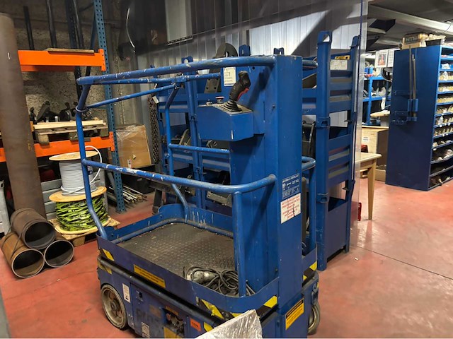 2015 pmg hoogwerker - afbeelding 1 van  5