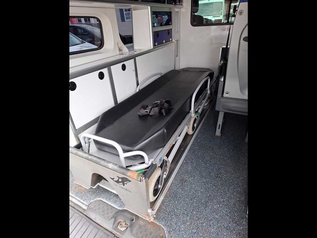 2015 renault trafic ambulance - afbeelding 12 van  25
