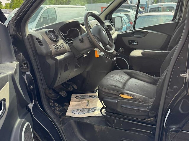 2015 renault trafic lichte vracht 5 pers - airco - trekhaak - afbeelding 37 van  39