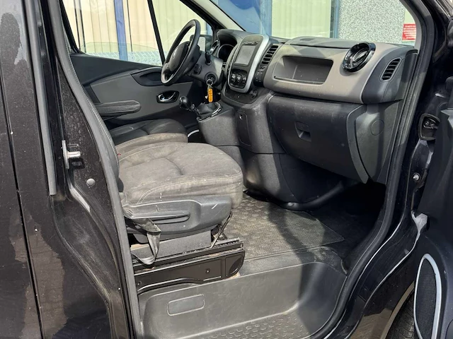 2015 renault trafic lichte vracht 5 pers - airco - trekhaak - afbeelding 31 van  39