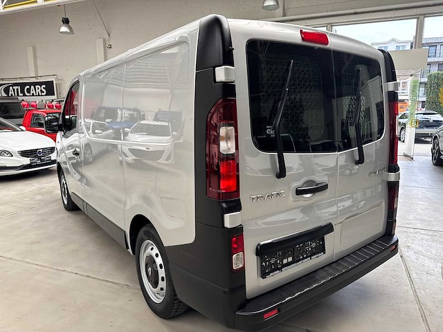 2015 renault trafic servicewagen 138.316km - afbeelding 28 van  32
