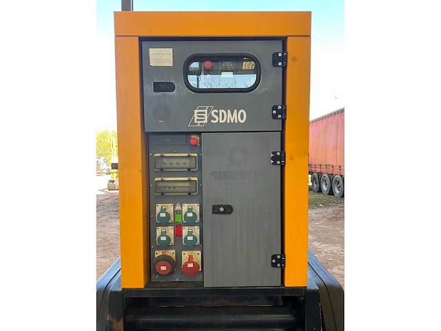 2015 sdmo r110c3 generator - afbeelding 15 van  15